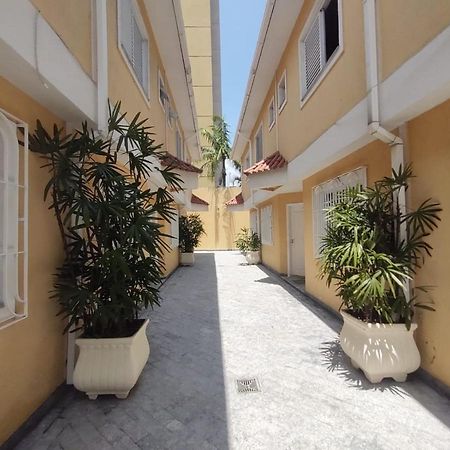 Sobrado para locação temporada Guarujá Exterior foto